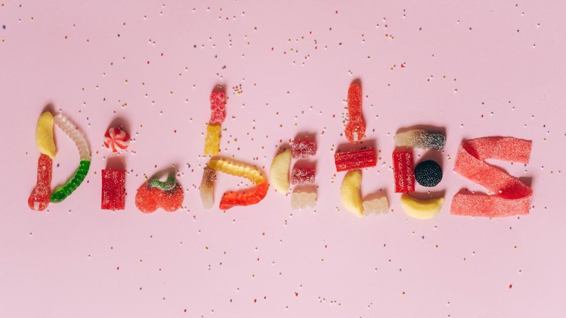 Надпись «диабет» из желейных конфет