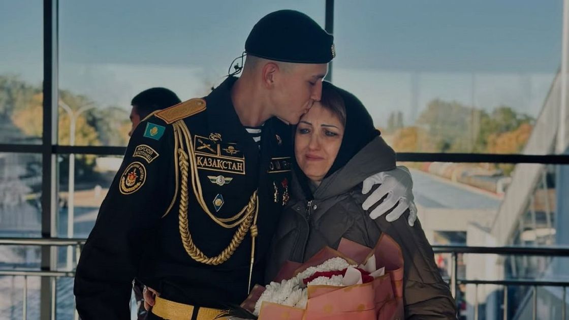 Никита Удалов с матерью