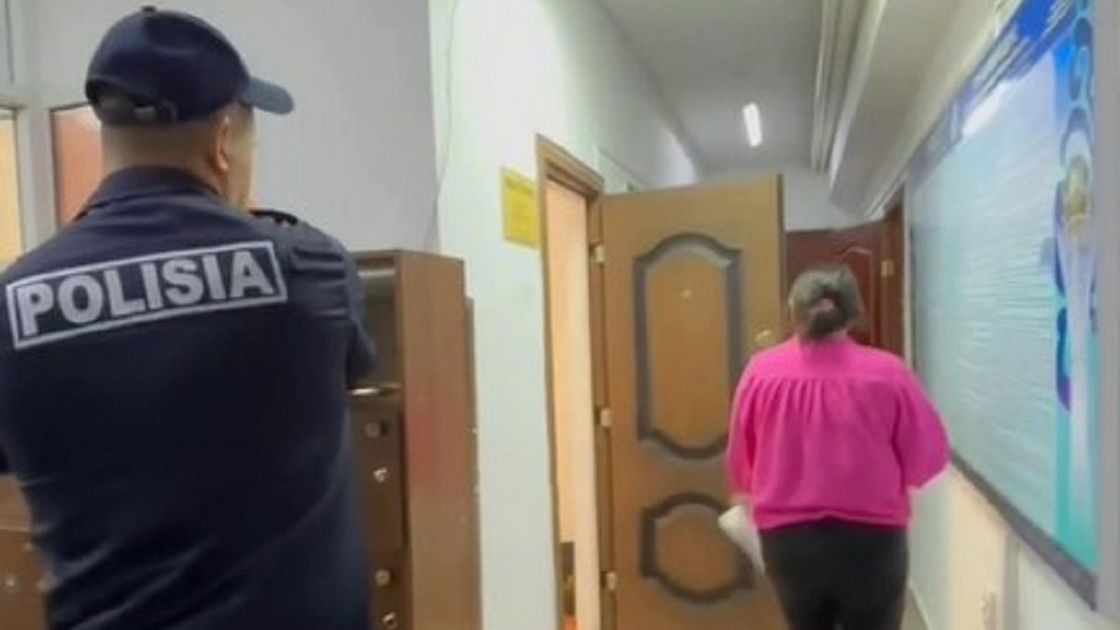 Женщина в полиции