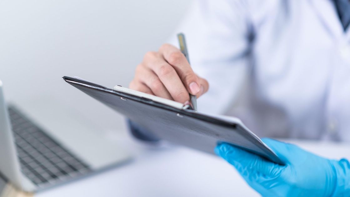 Врач в поликлинике