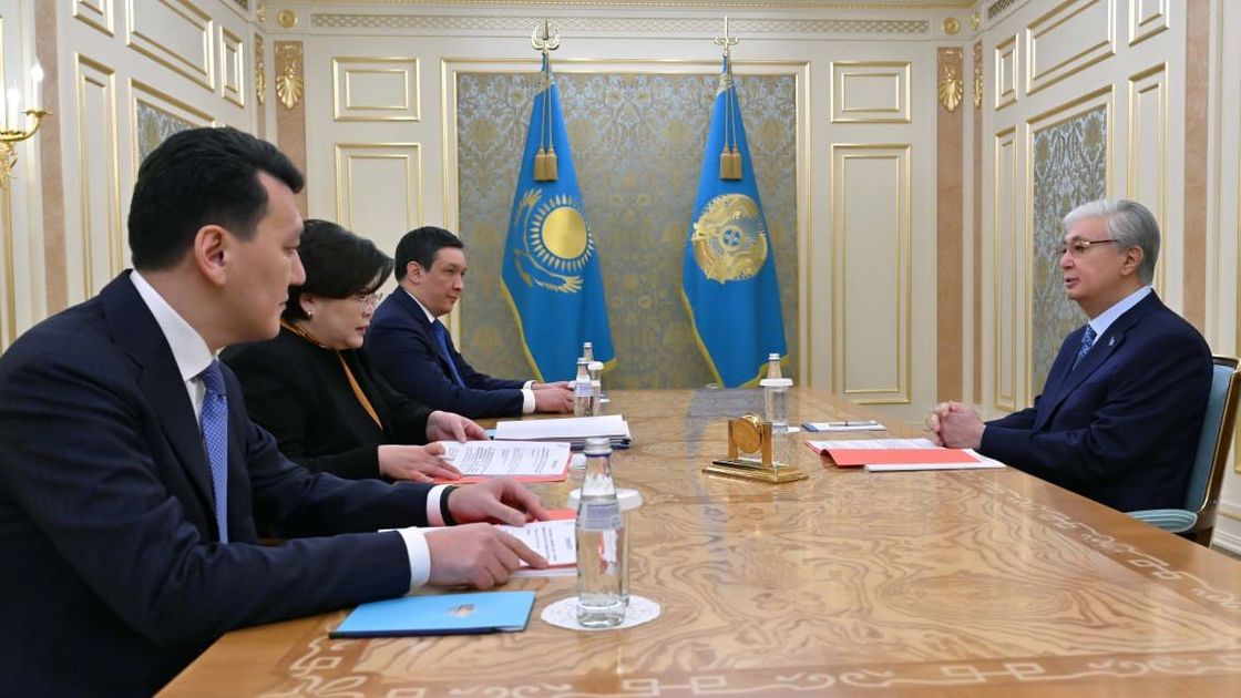 Қасым-Жомарт Тоқаев және Конституциялық комиссия жетекшілері
