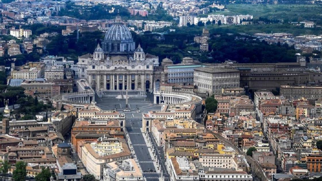 Вид на соборы Ватикана