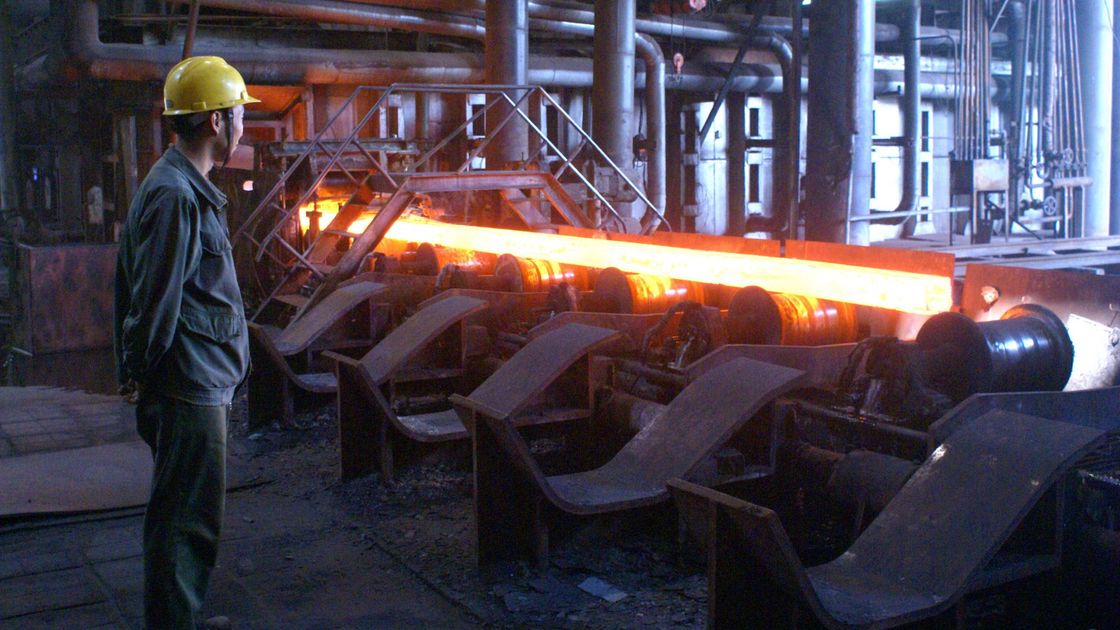 Рабочий на производстве