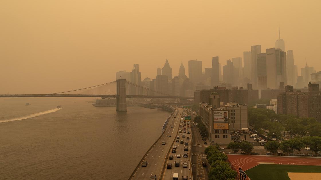 Улицы Нью-Йорка в дыму