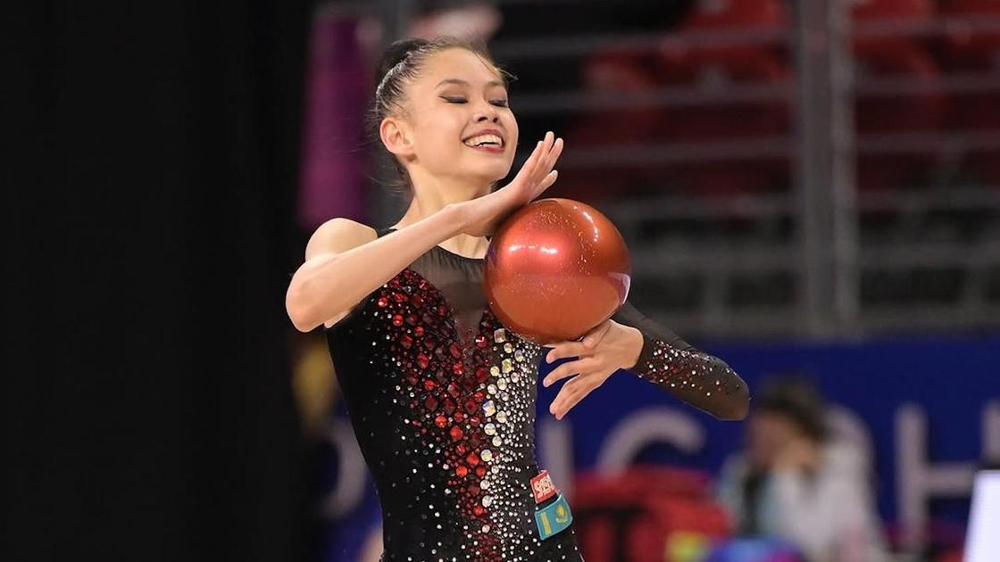 Казахстанская гимнастка Акмарал Ерекешева