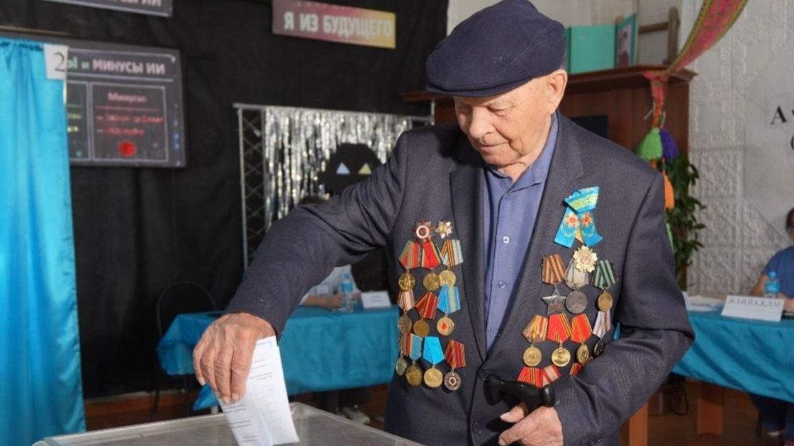 Павел Еремеевич на выборах в селе Веселовка