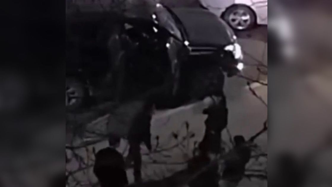 Танцы во дворе