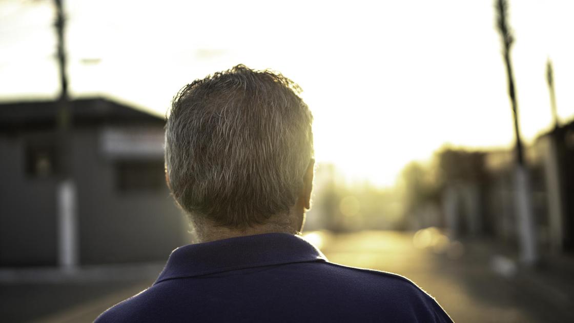 Пенсионер на улице