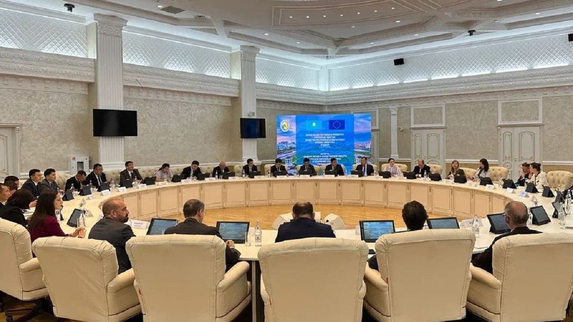 Облыс әкімі Нариман Төреғалиев Еуропалық одақ және бірқатар мемлекеттің елшілерімен кездесті