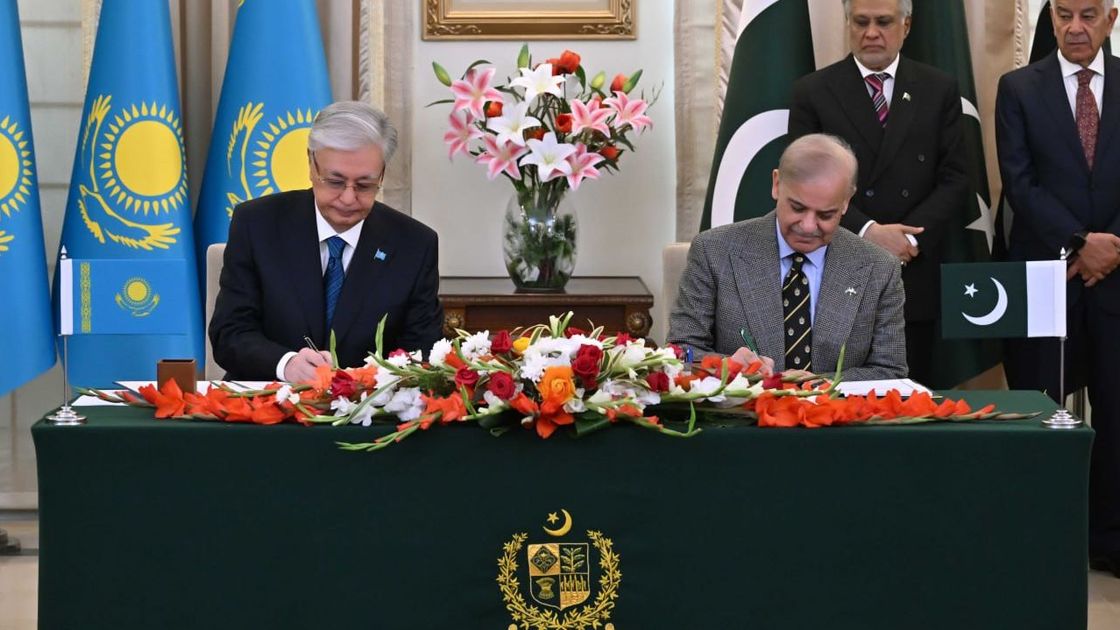 Касым-Жомарт Токаев и Шахбаз Шариф