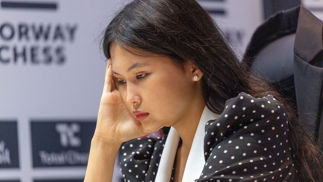 Казахстанская шахматистка Бибисара Асаубаева