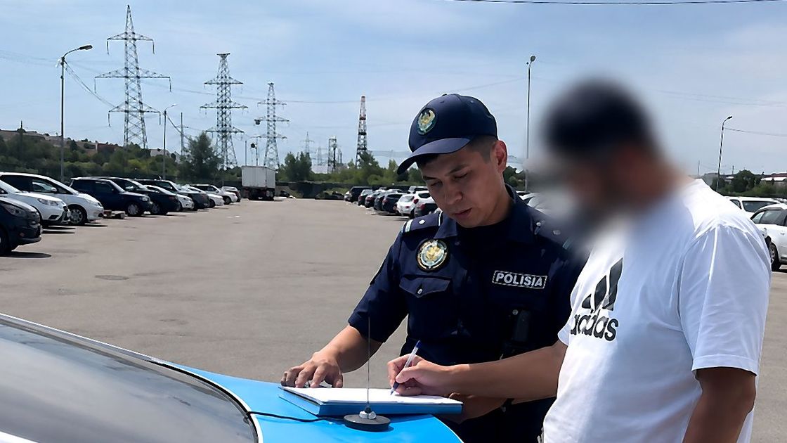 Полиция и задержанный