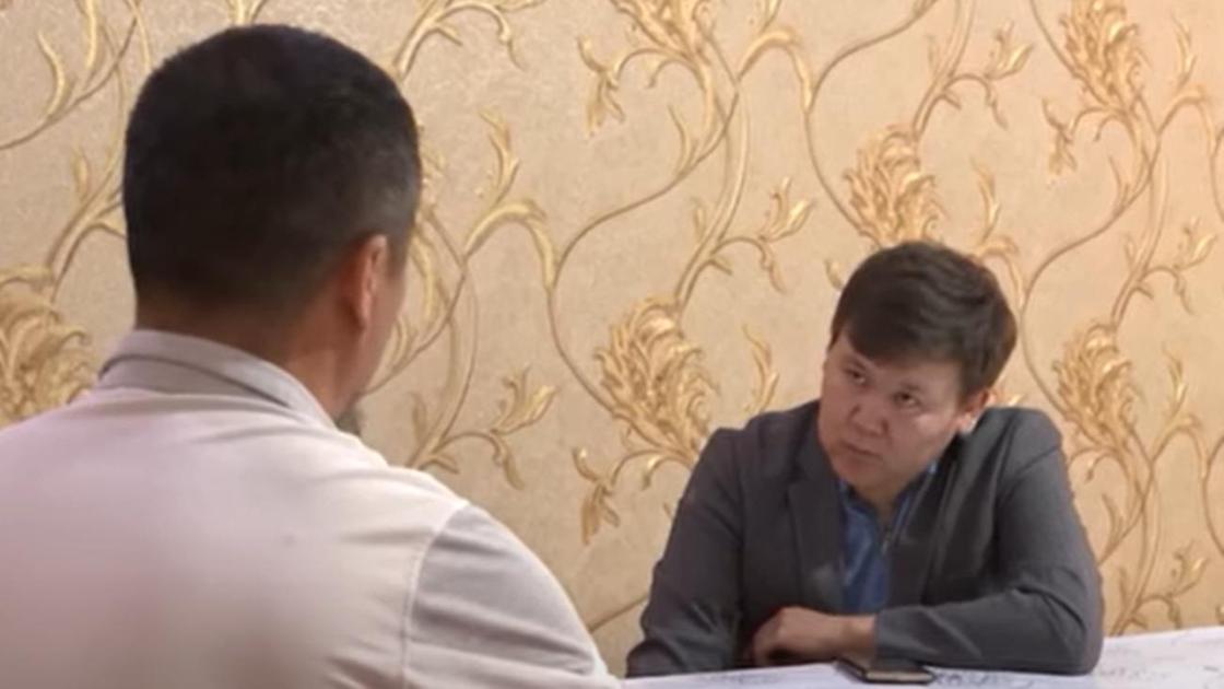 Кореяда ұсталған қазақстандықтың әкесі сұхбат беруде Кореяда ұсталған қазақстандықтың әкесі сұхбат беруде