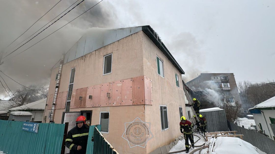 Возгорание кровли дома в Астане