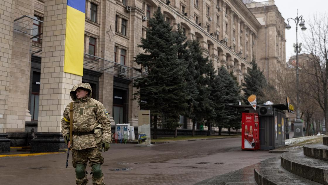 Военный на улице Киева