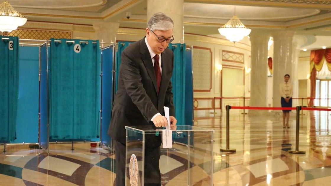 Токаев проголосовал на самом красивом избирательном участке (фото)