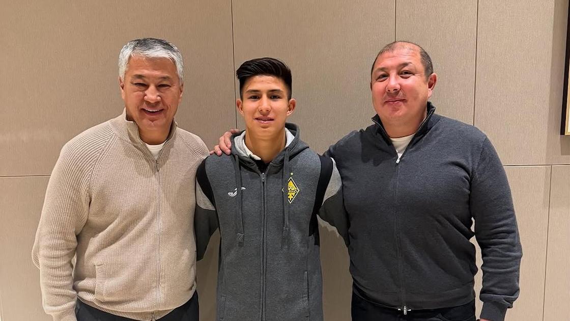 Кайрат Боранбаев (слева) и Дастан Сатпаев (в центре)