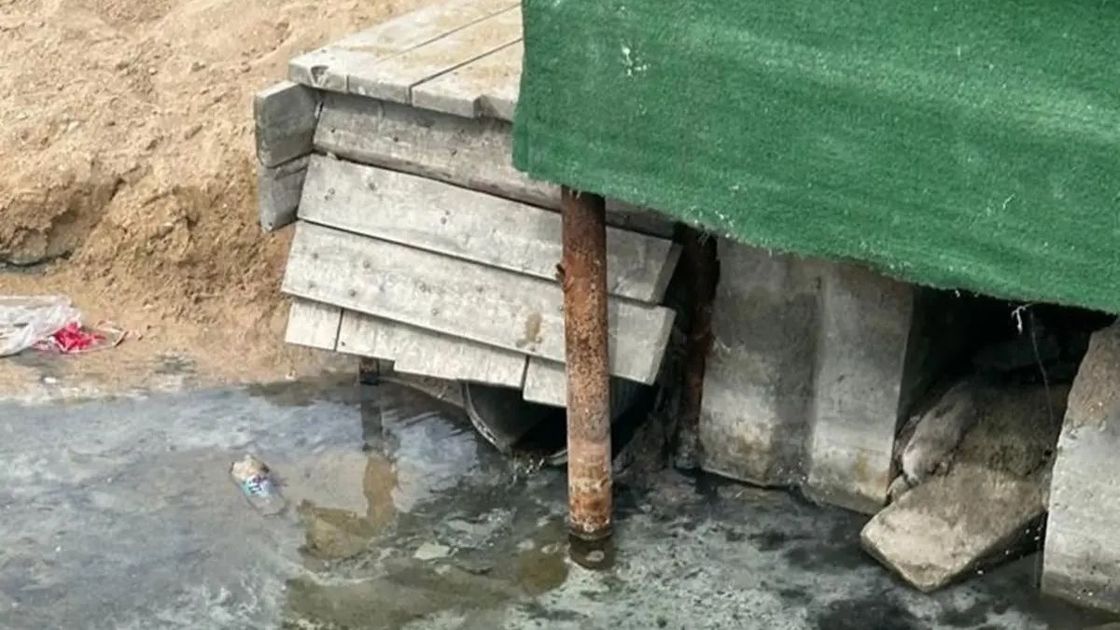 Неизвестная жидкость в Каспии