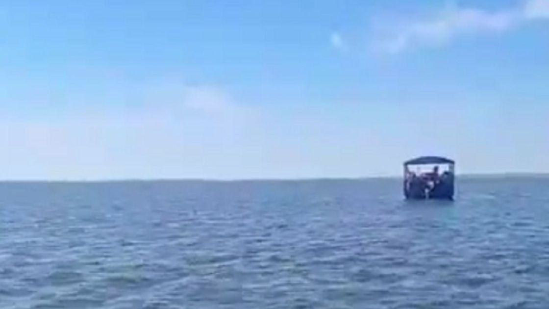 Паром заглох на озере в Кокшетау