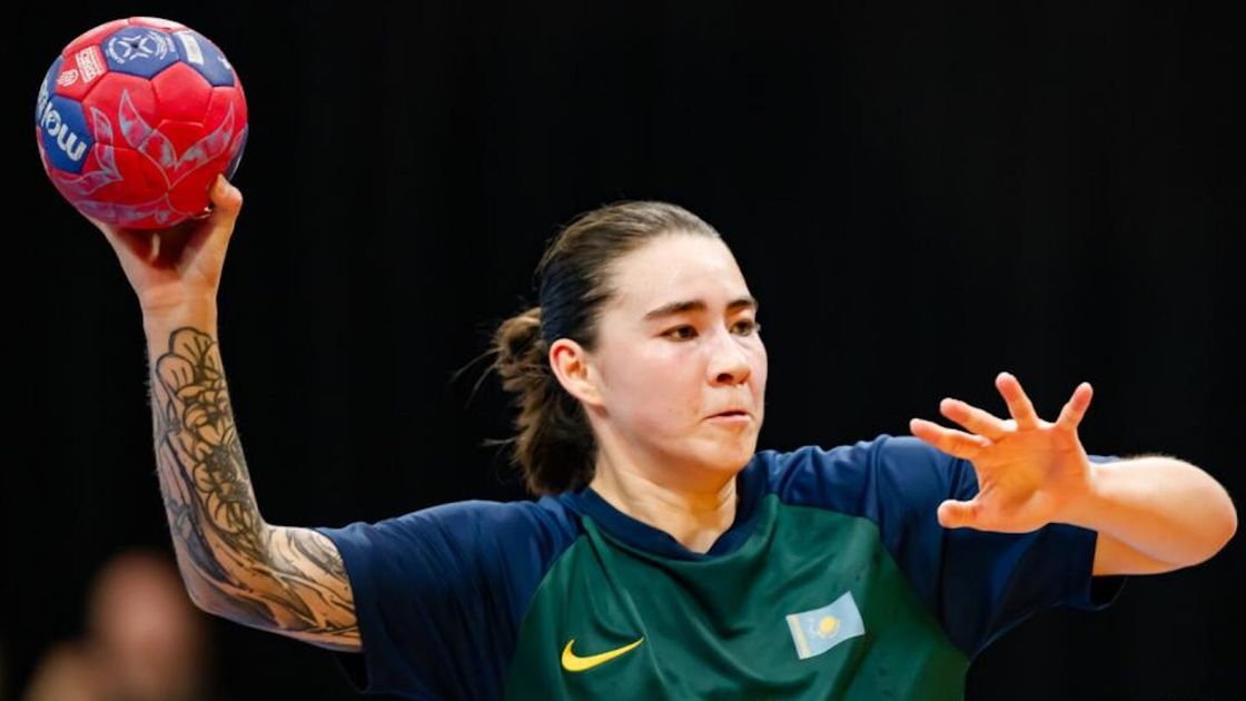 Казахстанская гандболистка Злата Звягина