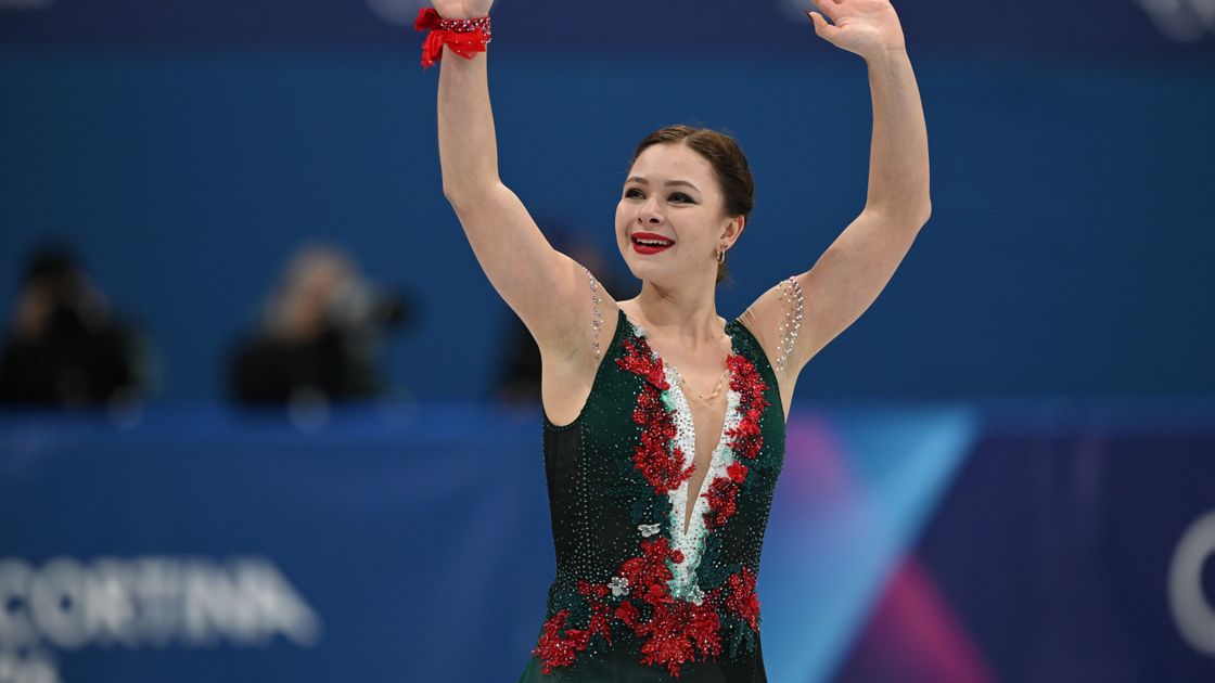 Казахстанская фигуристка Софья Самоделкина