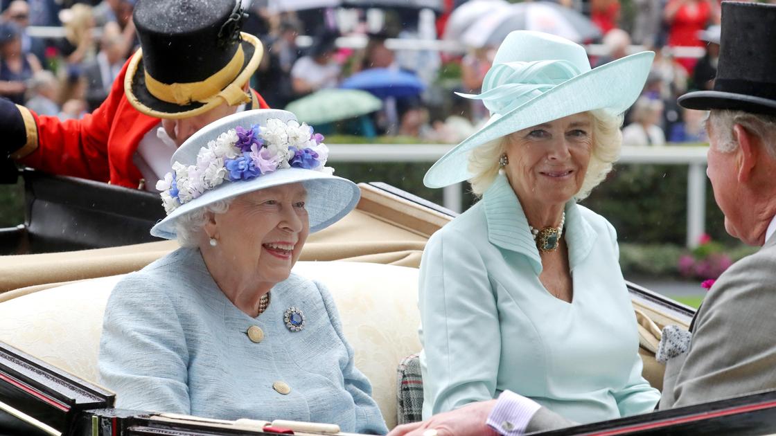 Королева Елизавета II и Камилла, герцогиня Корнуэльская
