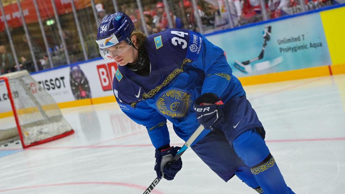 Казахстанский хоккеист Вячеслав Колесников