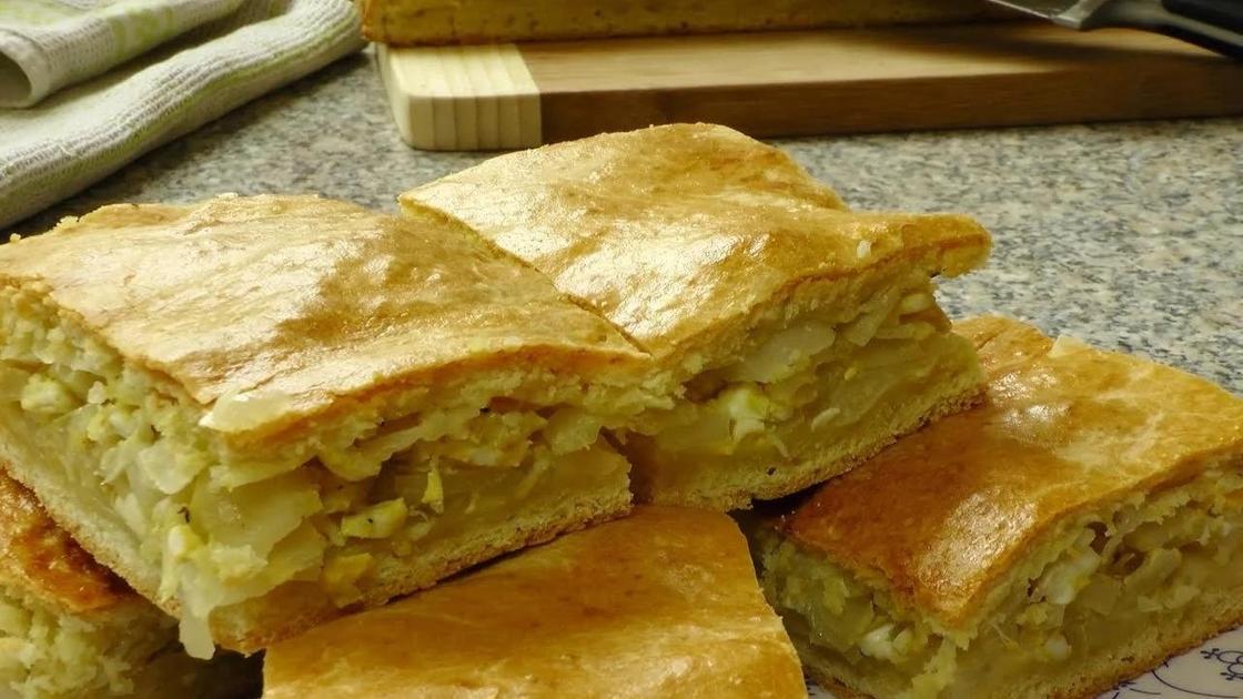 Пирог с капустой и яйцами на сметане Пирог с капустой и яйцами на сметане