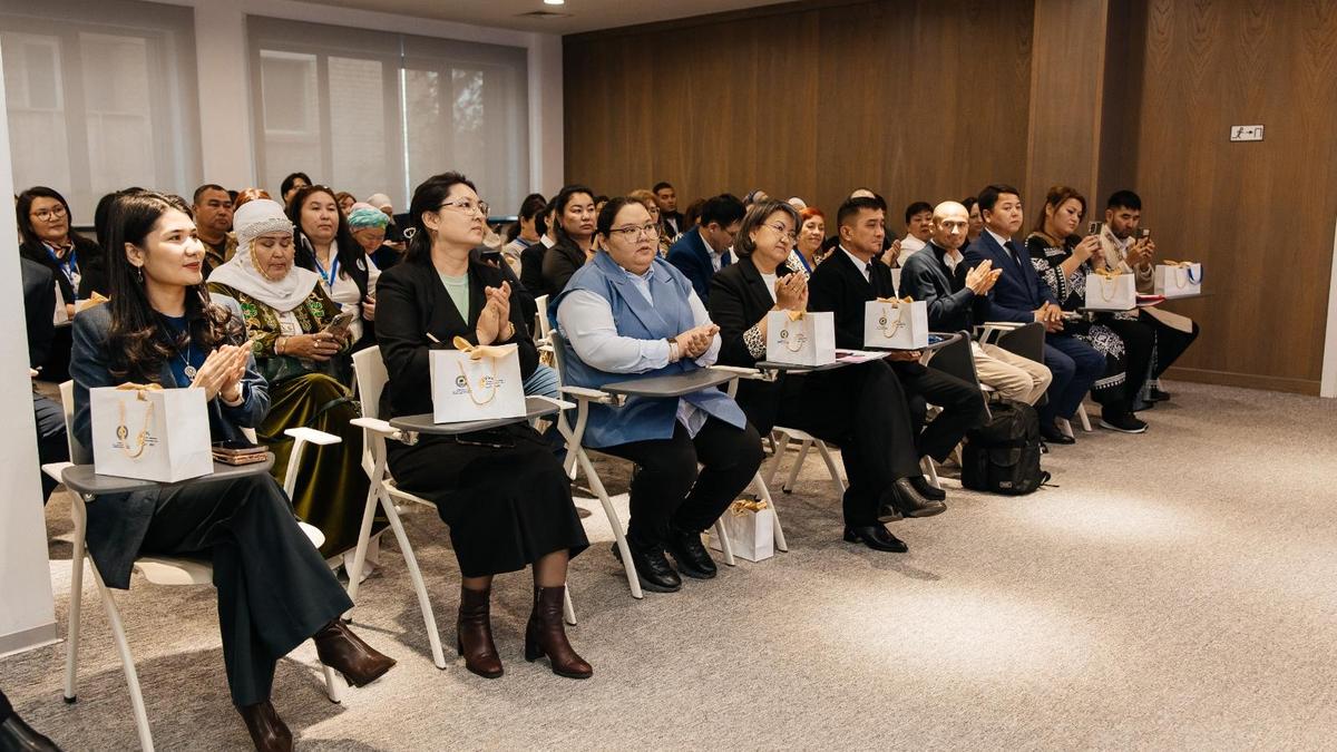 Әйелінің кискасынан сперманы жеп жатқан жігіттің порно видеолары