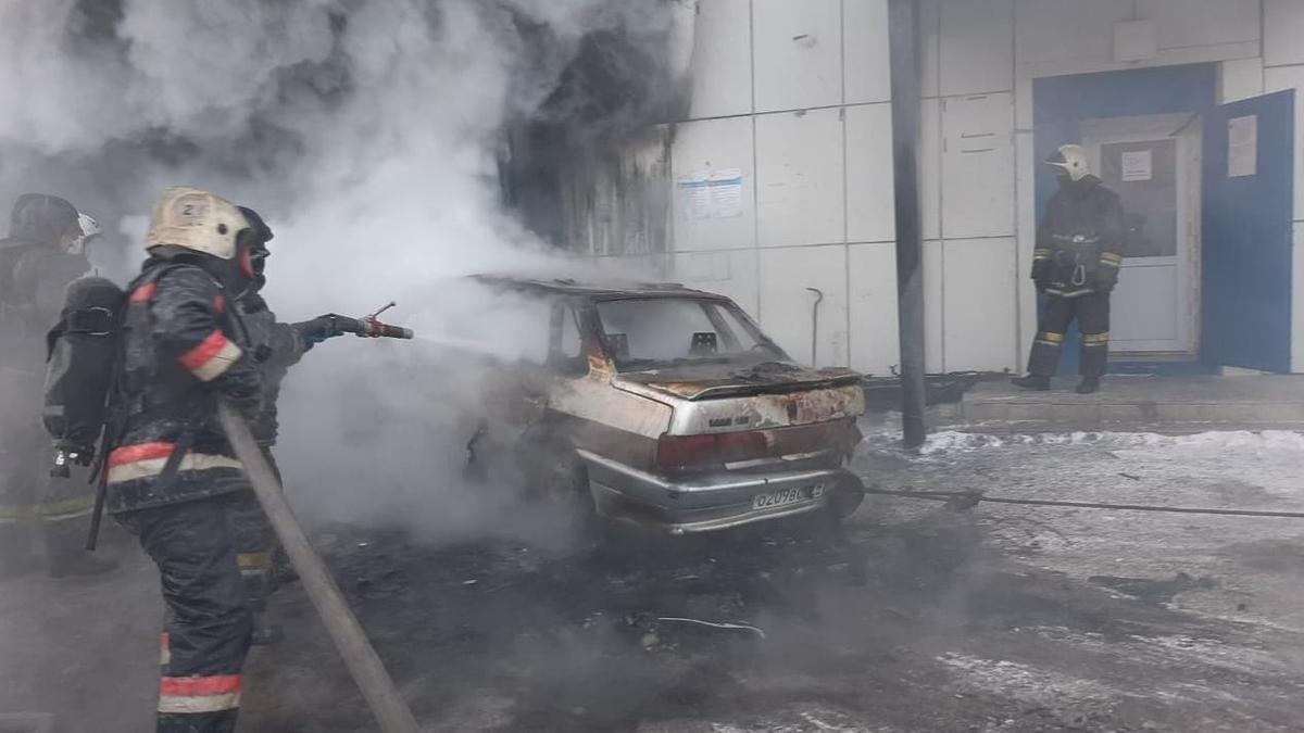 на автомойке в Нур-Султане тушат пожар на автомойке в Нур-Султане тушат пожар