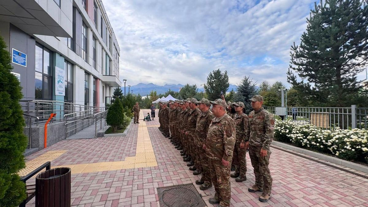 Сотрудники ДЧС