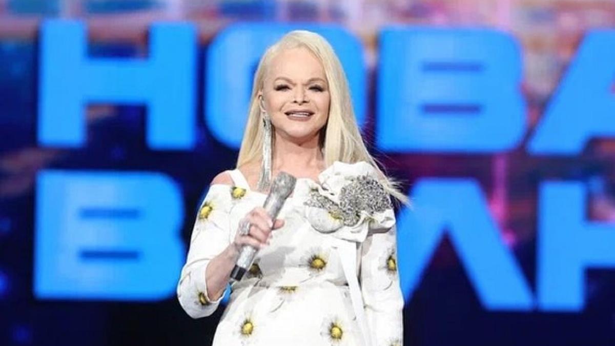 Лариса Долина