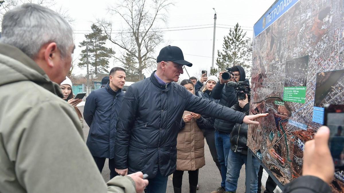 Роман Скляр су басу қаупі төнген аймақтарды картадан көрсетіп тұр