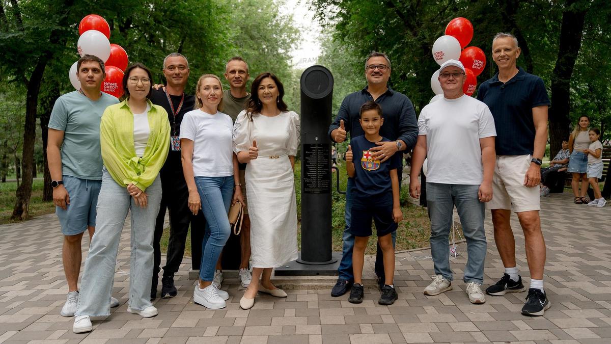 Торжественное мероприятие в честь открытия поэзиомата в парке "Достык"