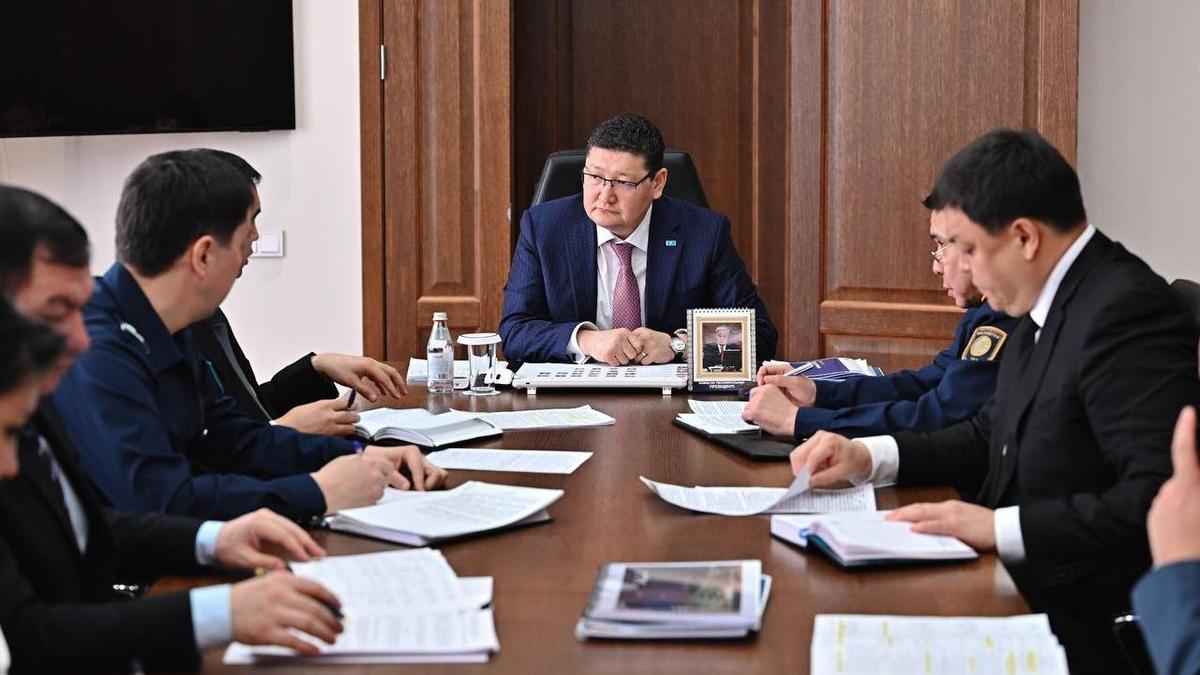 Берік Уәлидің қатысуымен жиын Берік Уәлидің қатысуымен жиын