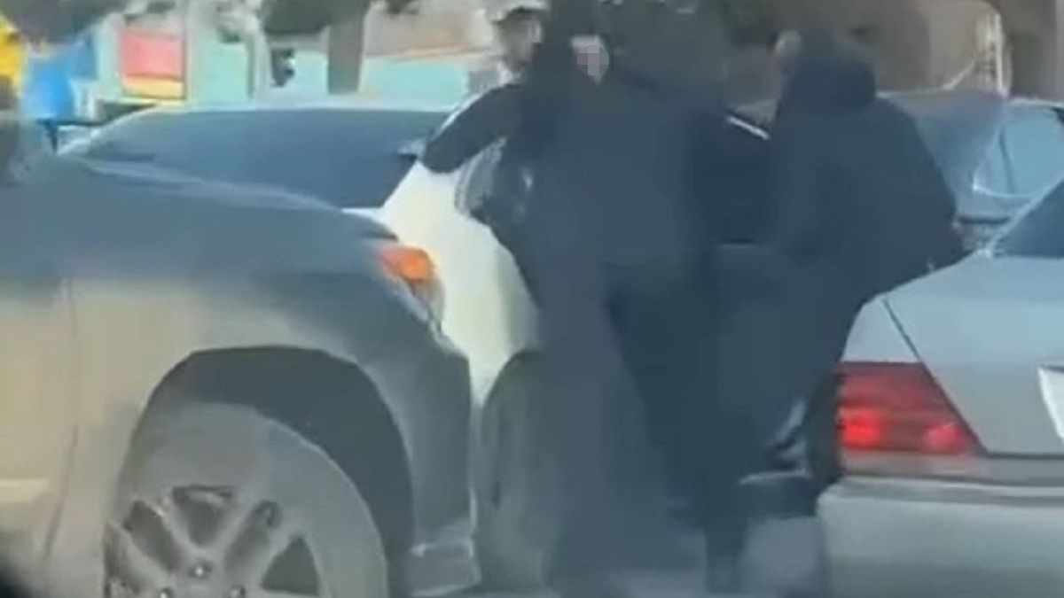 Драка на дороге в Шымкенте