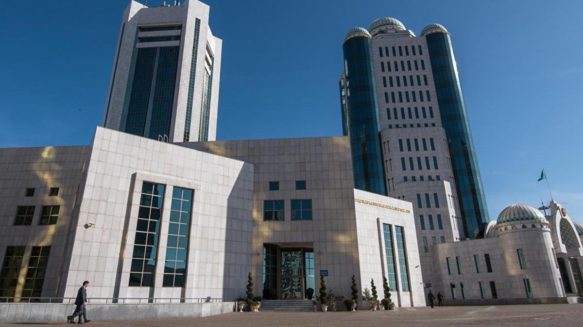 здание парламента казахстана