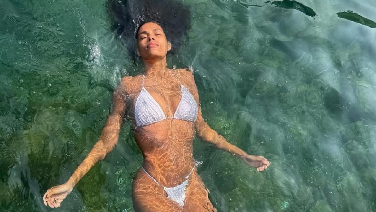 Тина Кунаки Тина Кунаки