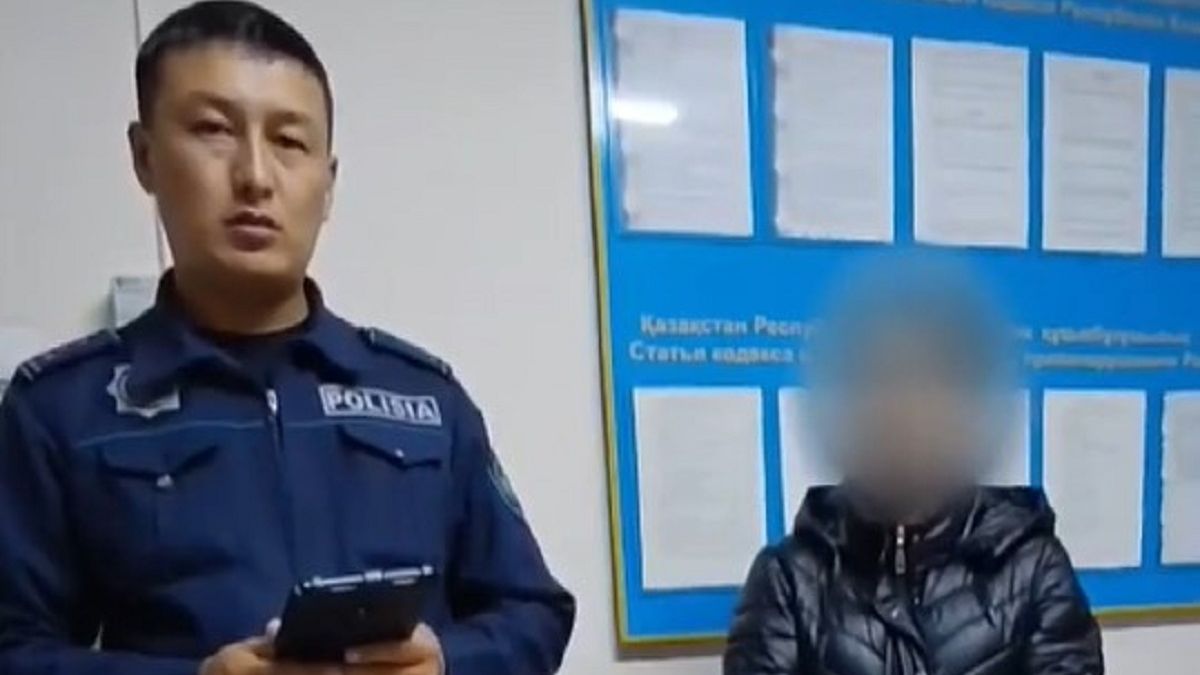 Женщина в полиции