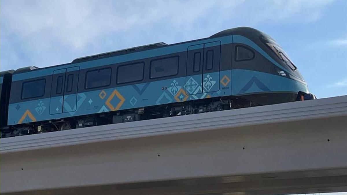 Үлкен сиськилерге қараңыз Порно кештердегі орыс қыздары