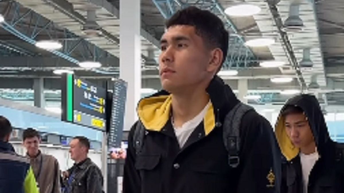 Футболисты "Кайрата" перед полетом в Италию