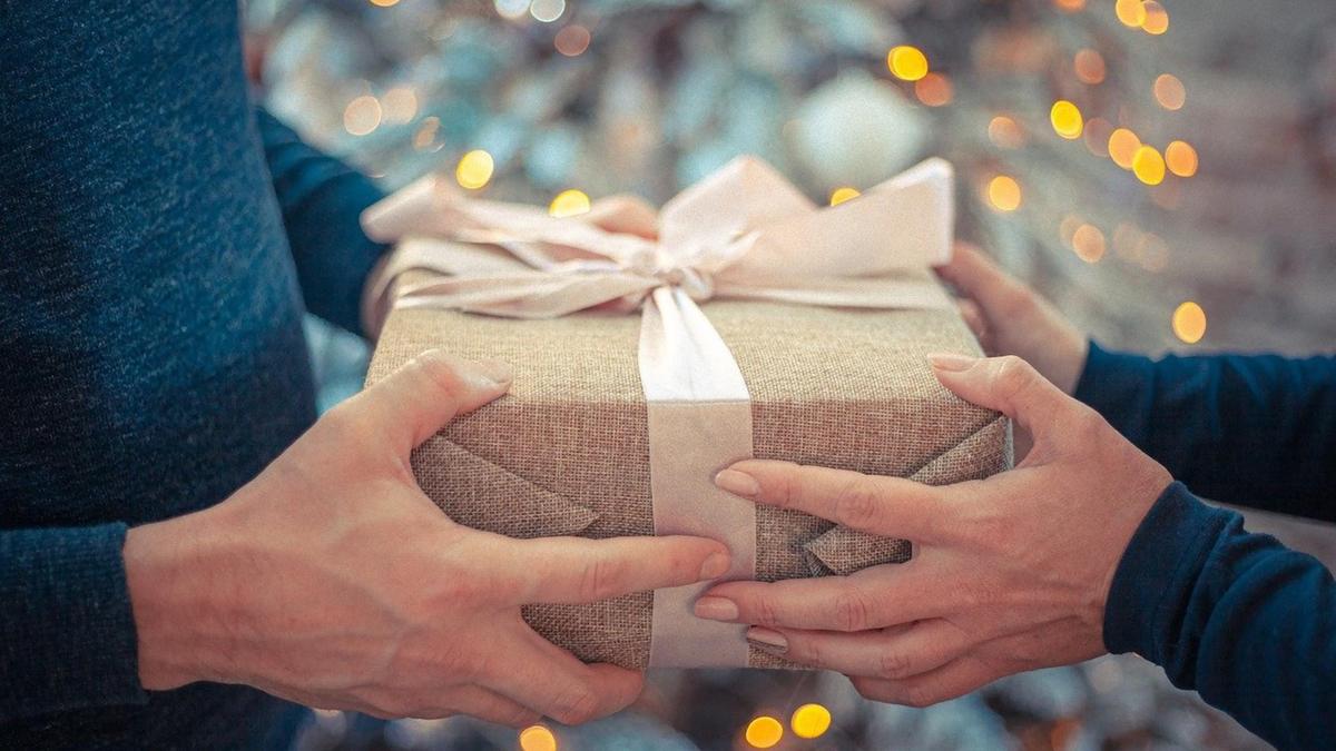 Как собрать коробку с подарками на Новый год?