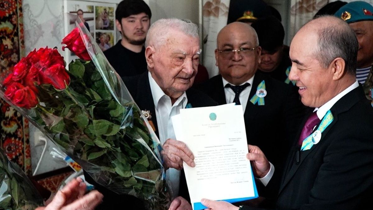 БҚО әкімі майдангерлерді құттықтады
