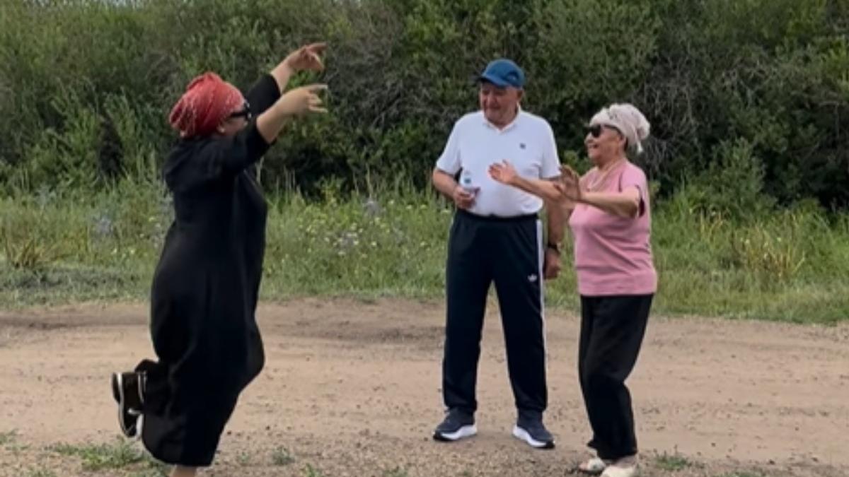 Алтынай Жорабаева ата-анасымен Алтынай Жорабаева ата-анасымен