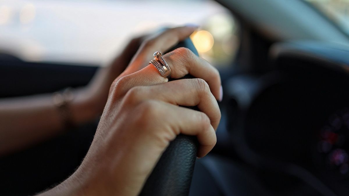 Женщина за рулем