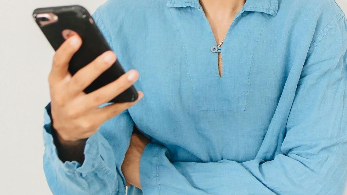 Мужчина с телефоном