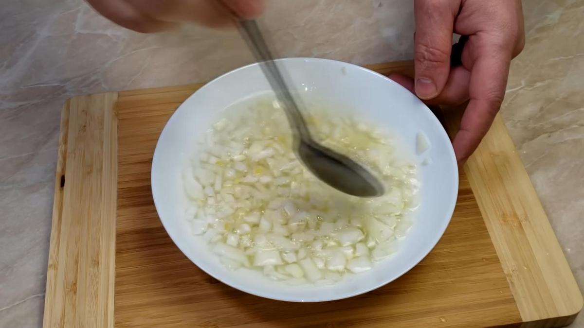 Салат с курицей, зеленым яблоком и фетой