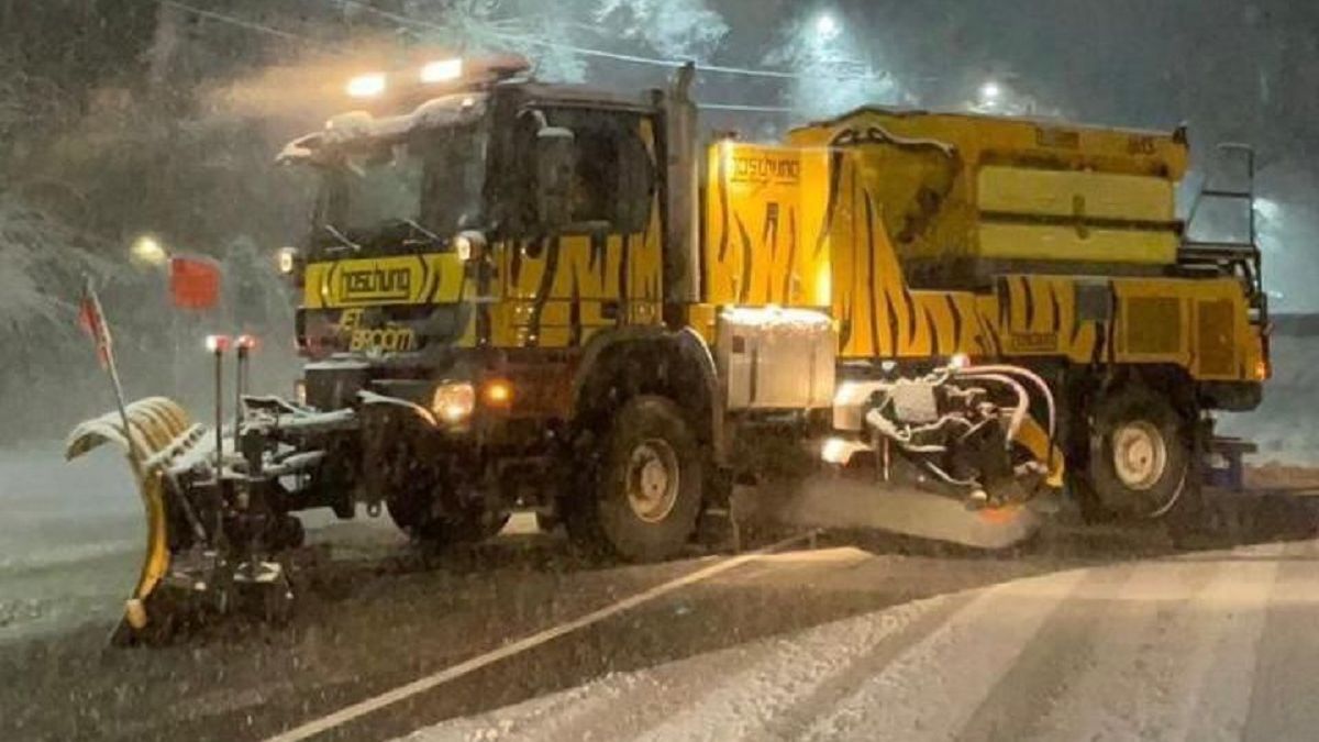 Уборка снега в Алматы