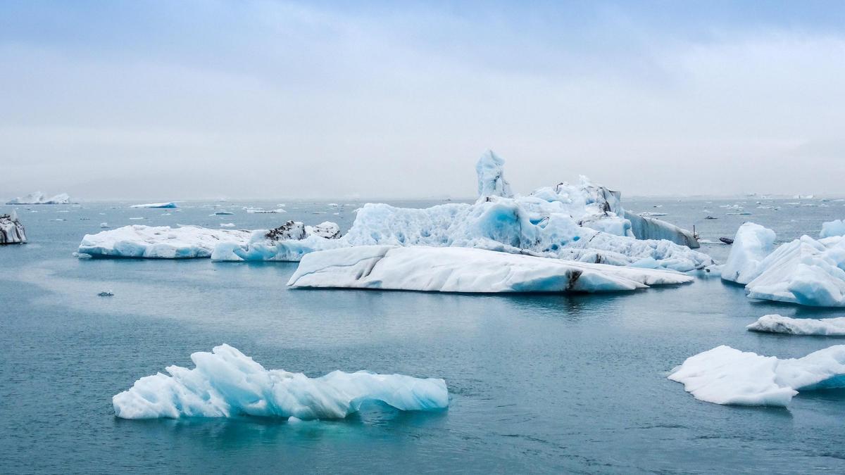 Вода с льдинами