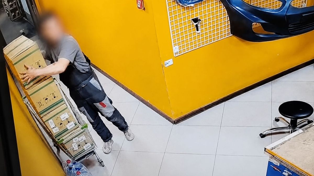 Сотрудник на складе